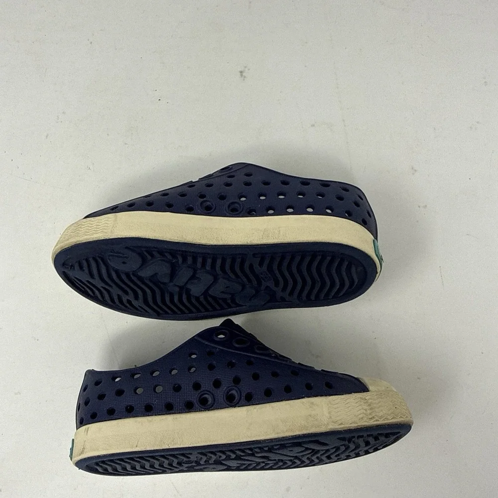 Native Jefferson SlipOn Shoes Size  C 5 Toddler Kids Navy Blue Summer Water Play
